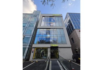 논현동 대로변 빌딩