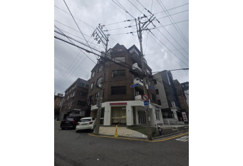 신사역 코너 리모델링 건물